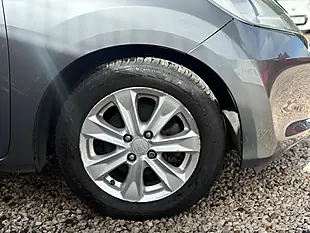 Used 2012 Honda Jazz Es Grey - Interior and Exterior details 14