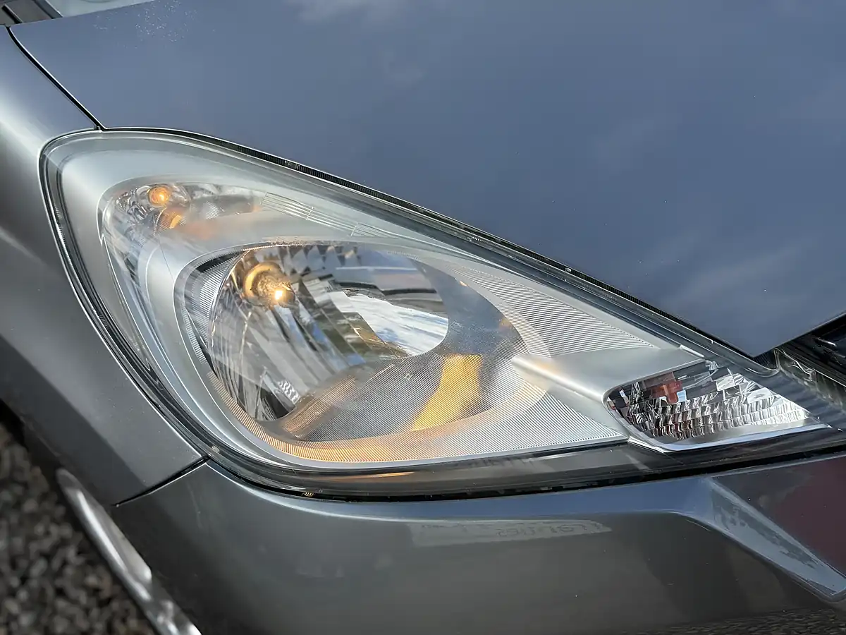 Used 2012 Honda Jazz Es Grey - Interior and Exterior details 17
