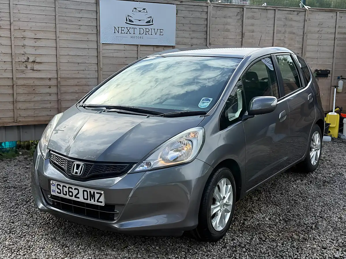 Used 2012 Honda Jazz Es Grey - Interior and Exterior details 2