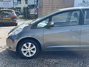 Used 2012 Honda Jazz Es Grey - Interior and Exterior details 20