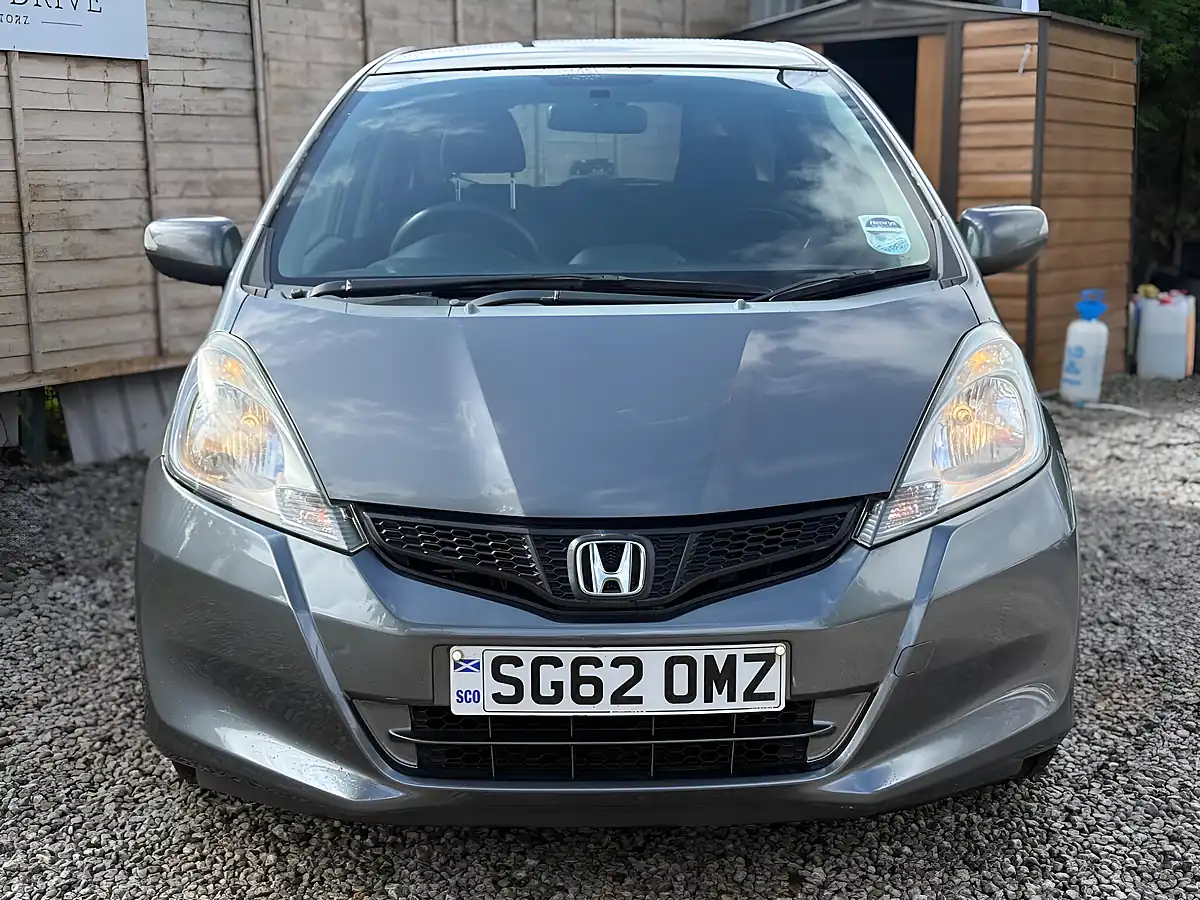 Used 2012 Honda Jazz Es Grey - Interior and Exterior details 3