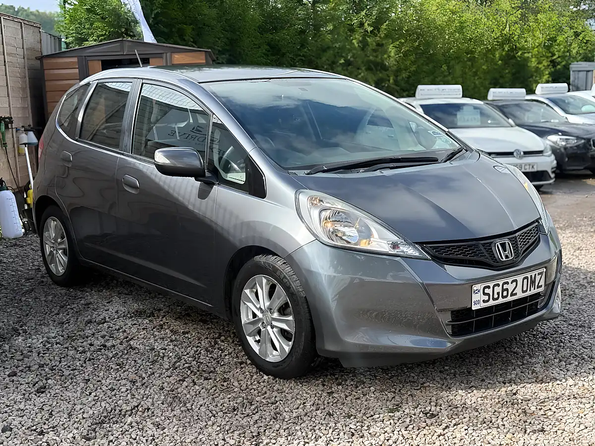 Used 2012 Honda Jazz Es Grey - Interior and Exterior details 4
