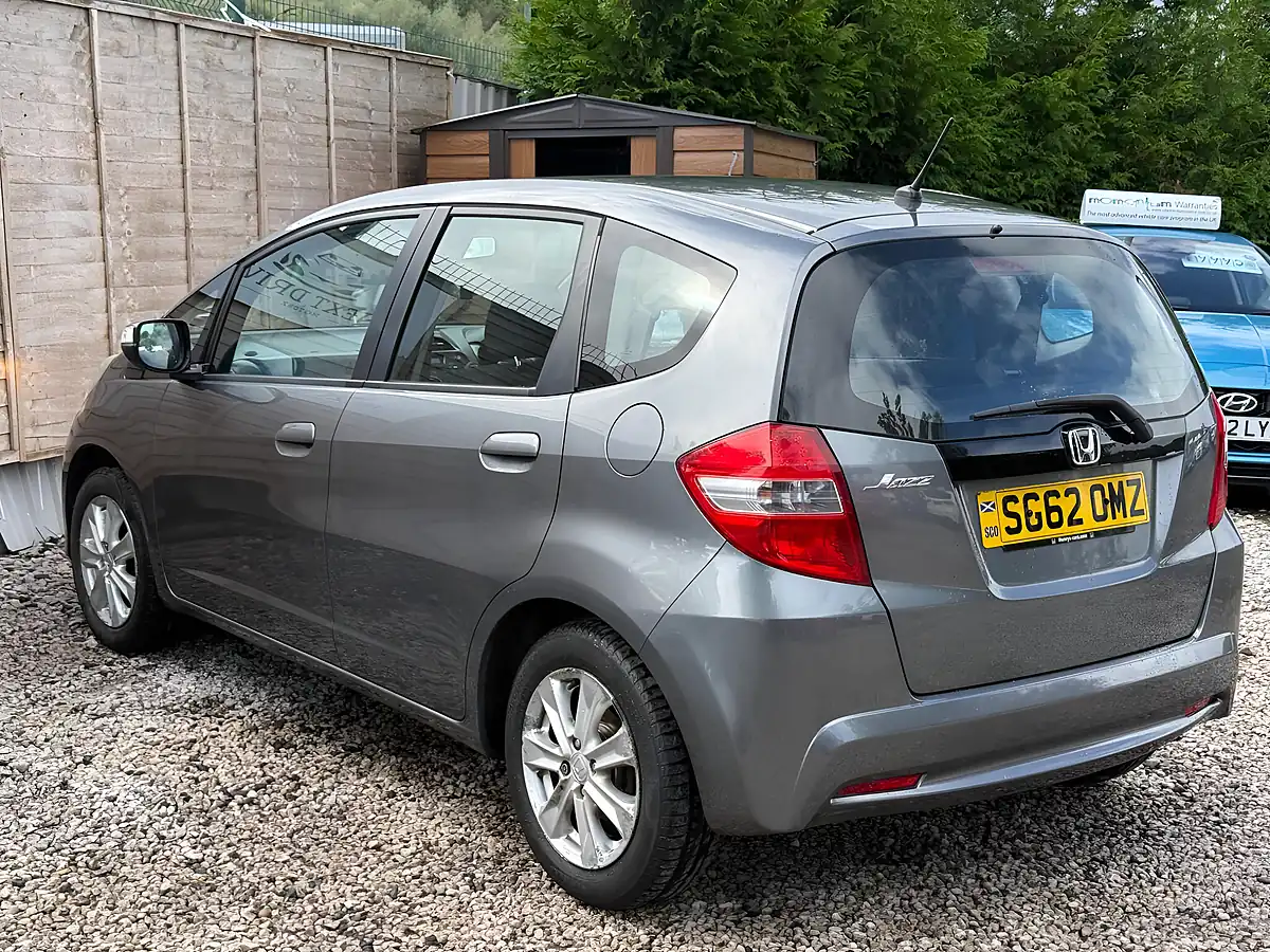 Used 2012 Honda Jazz Es Grey - Interior and Exterior details 5