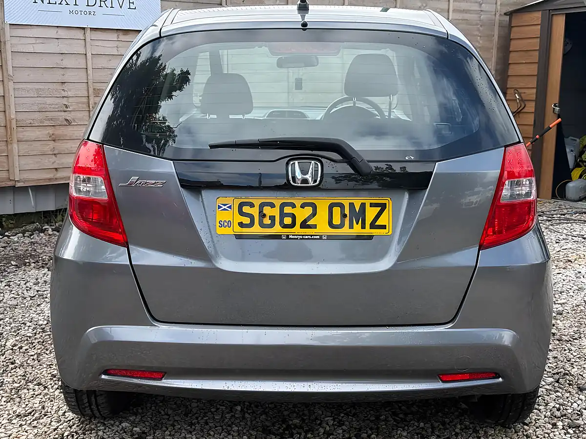 Used 2012 Honda Jazz Es Grey - Interior and Exterior details 9