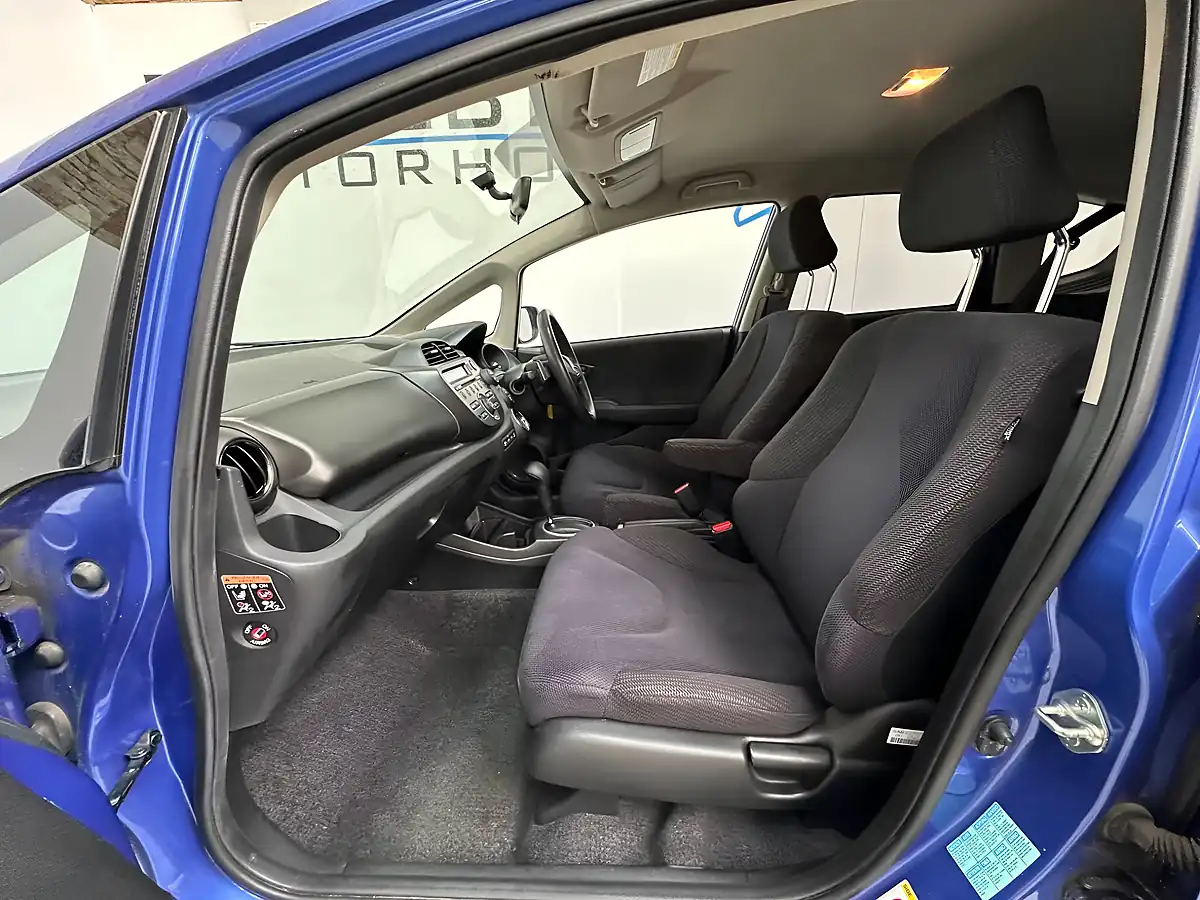 Used 2012 Honda Jazz He Azure Blue - Interior and Exterior details 8