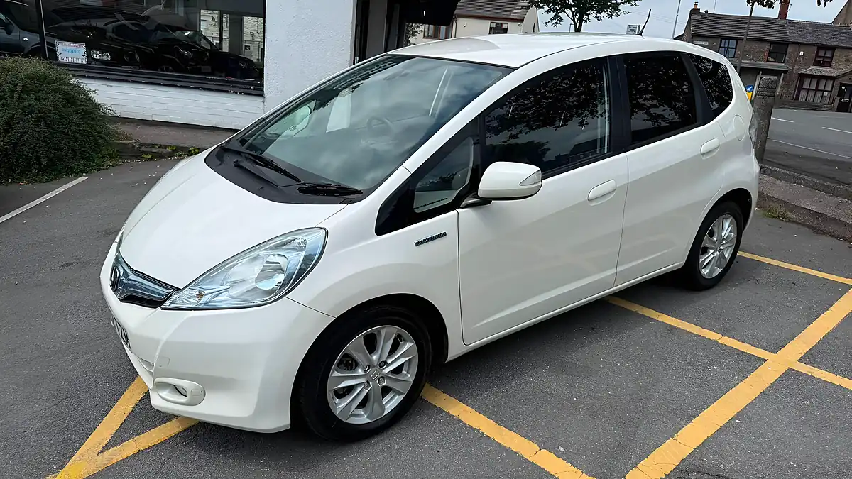 Used 2012 Honda Jazz Hs White - Interior and Exterior details 10