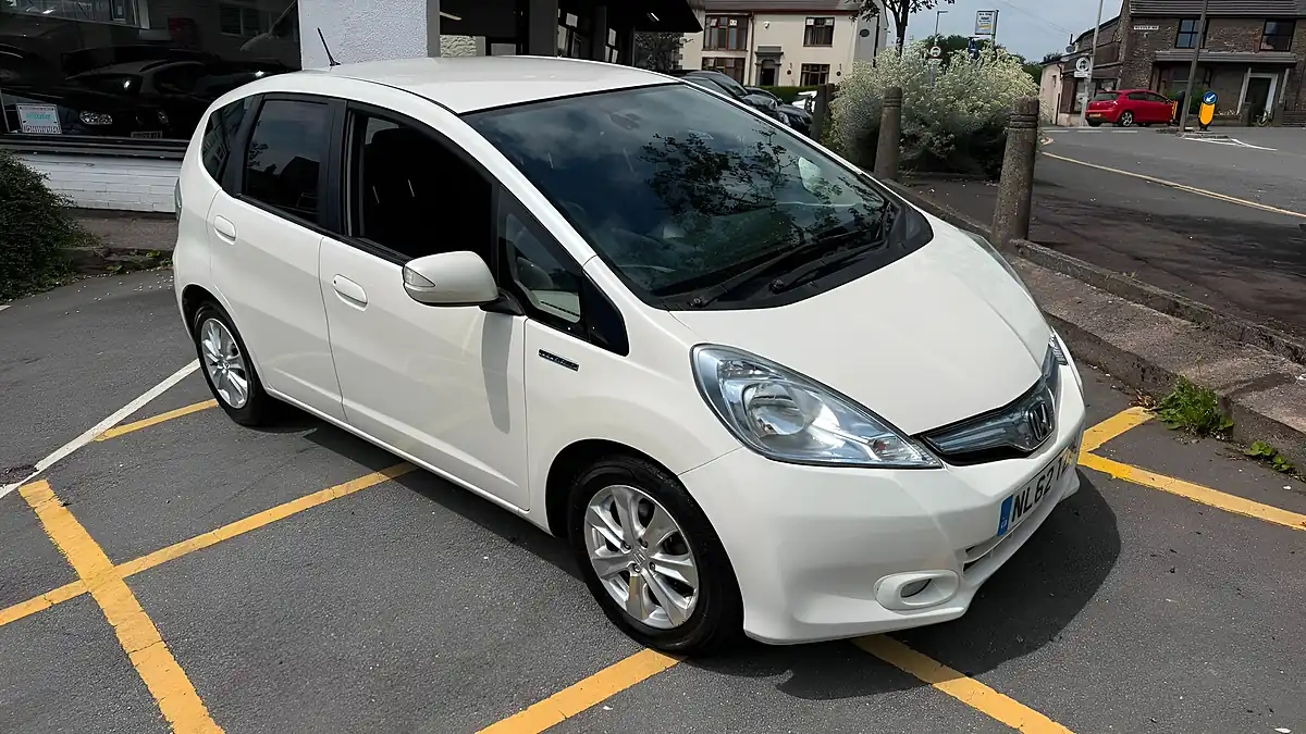 Used 2012 Honda Jazz Hs White - Interior and Exterior details 11