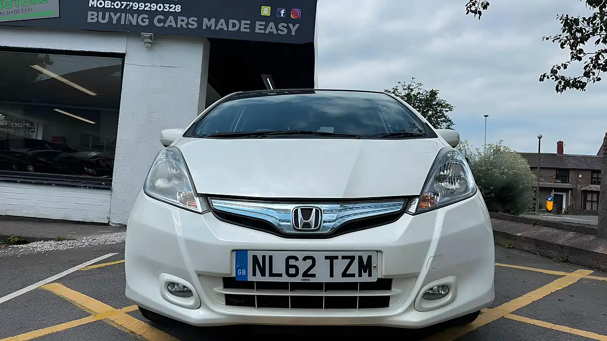 Used 2012 Honda Jazz Hs White - Interior and Exterior details 12