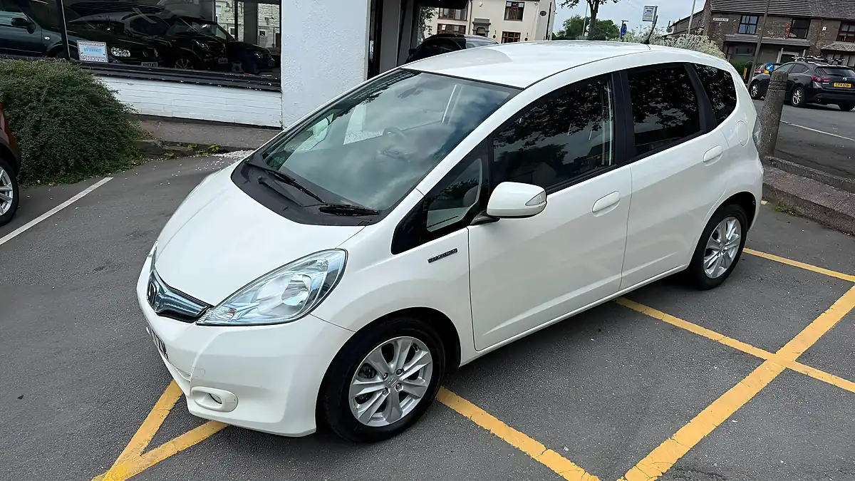 Used 2012 Honda Jazz Hs White - Interior and Exterior details 13