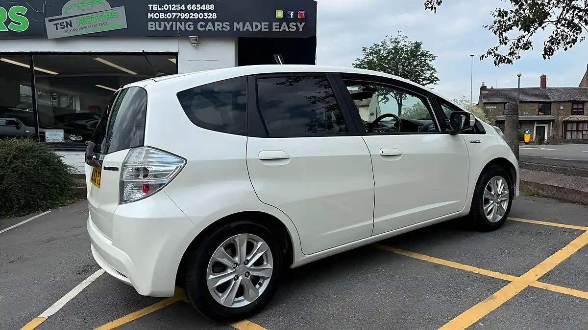 Used 2012 Honda Jazz Hs White - Interior and Exterior details 14