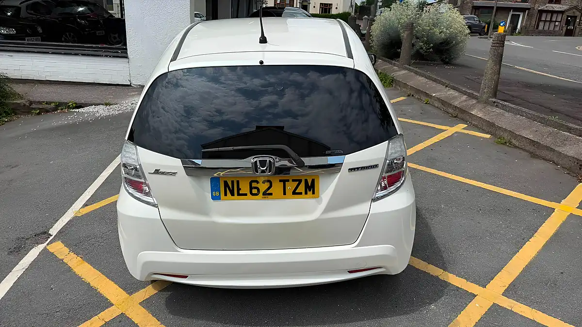 Used 2012 Honda Jazz Hs White - Interior and Exterior details 15