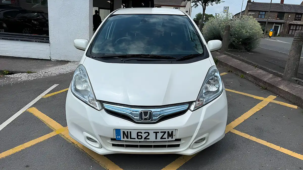 Used 2012 Honda Jazz Hs White - Interior and Exterior details 6