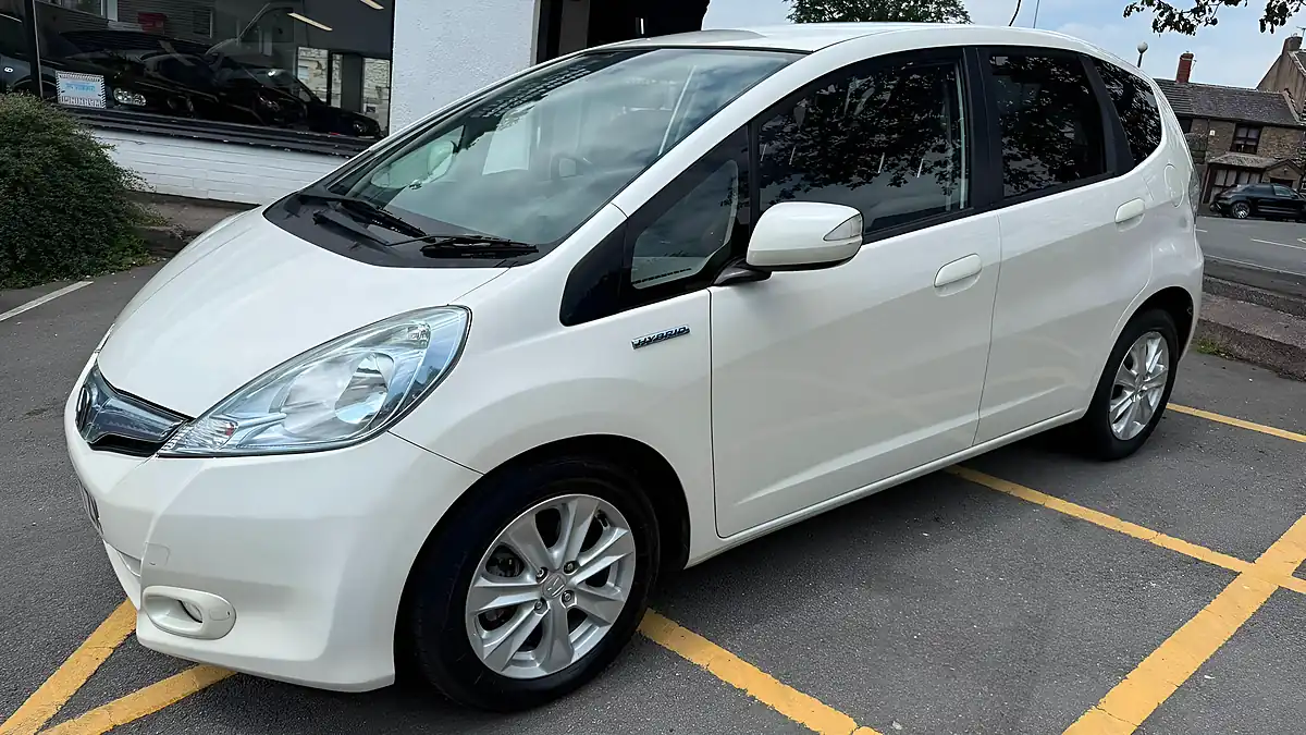 Used 2012 Honda Jazz Hs White - Interior and Exterior details 7