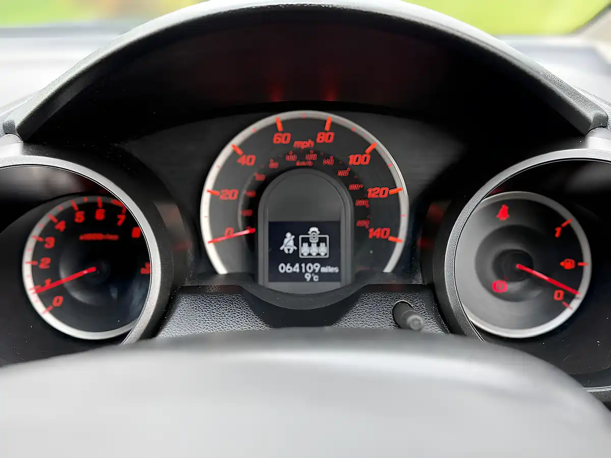 Used 2012 Honda Jazz Se Grey - Interior and Exterior details 14
