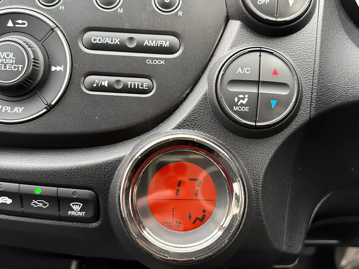 Used 2012 Honda Jazz Se Grey - Interior and Exterior details 16