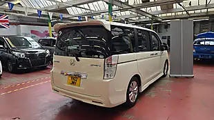 Used 2012 Honda Stepwagon Spada White - Interior and Exterior details 17
