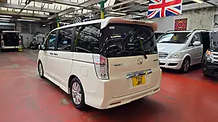 Used 2012 Honda Stepwagon Spada White - Interior and Exterior details 18