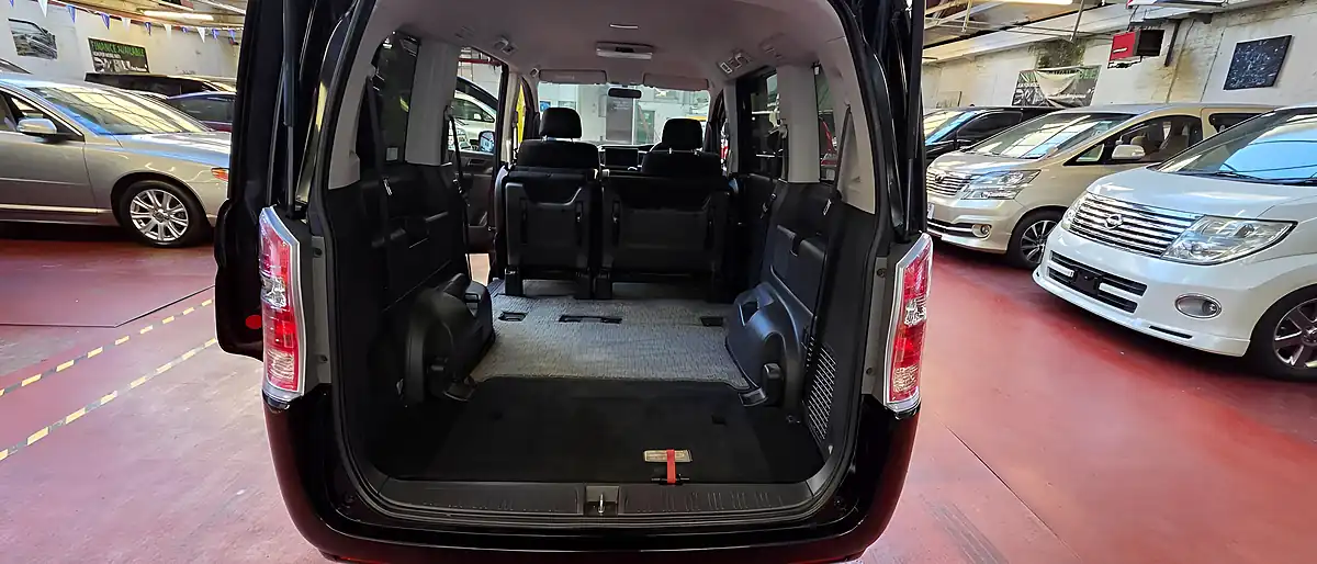 Used 2012 Honda Stepwagon Uk Satnav Black - Interior and Exterior details 18