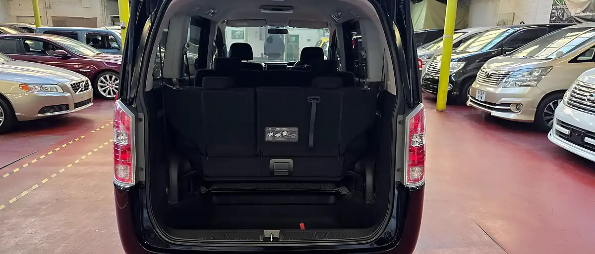 Used 2012 Honda Stepwagon Uk Satnav Black - Interior and Exterior details 19