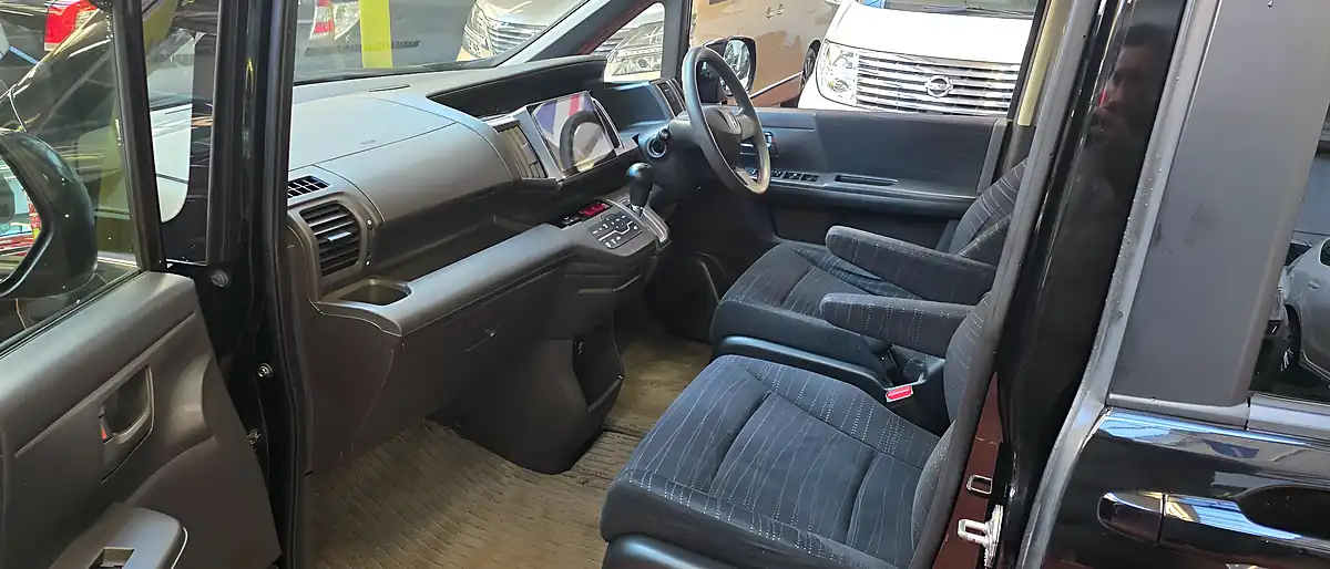 Used 2012 Honda Stepwagon Uk Satnav Black - Interior and Exterior details 6