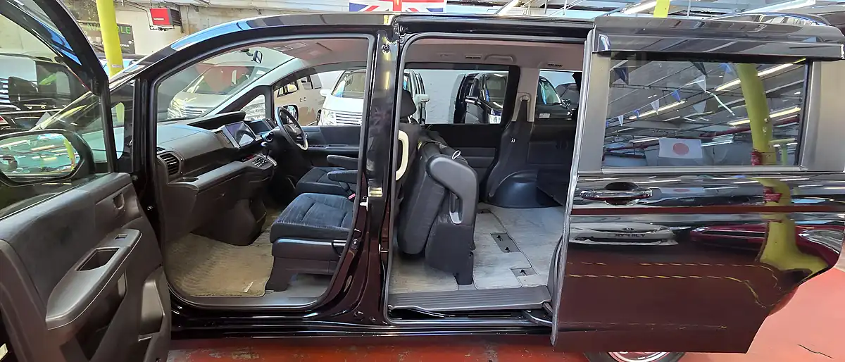 Used 2012 Honda Stepwagon Uk Satnav Black - Interior and Exterior details 8