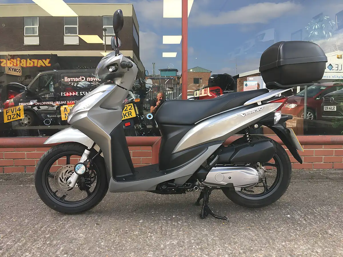 Used 2012 Honda Vision Nsc - Interior and Exterior details 5