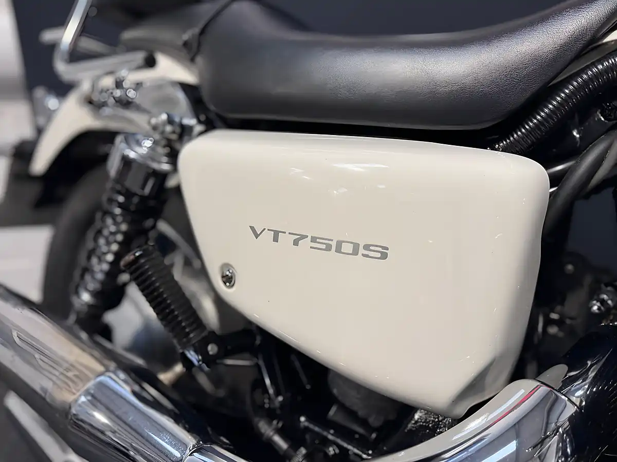 Used 2012 Honda VT750 Shadow - Interior and Exterior details 11
