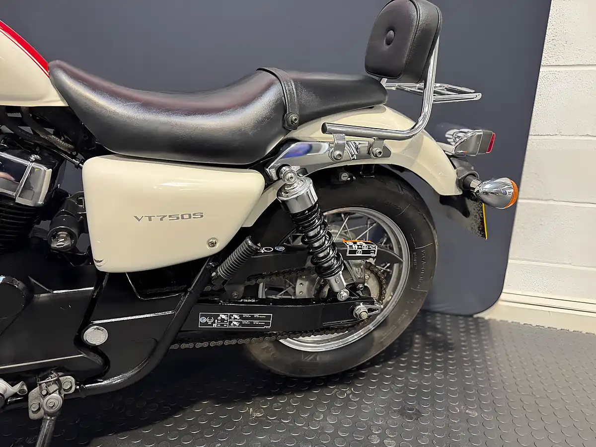 Used 2012 Honda VT750 Shadow - Interior and Exterior details 19