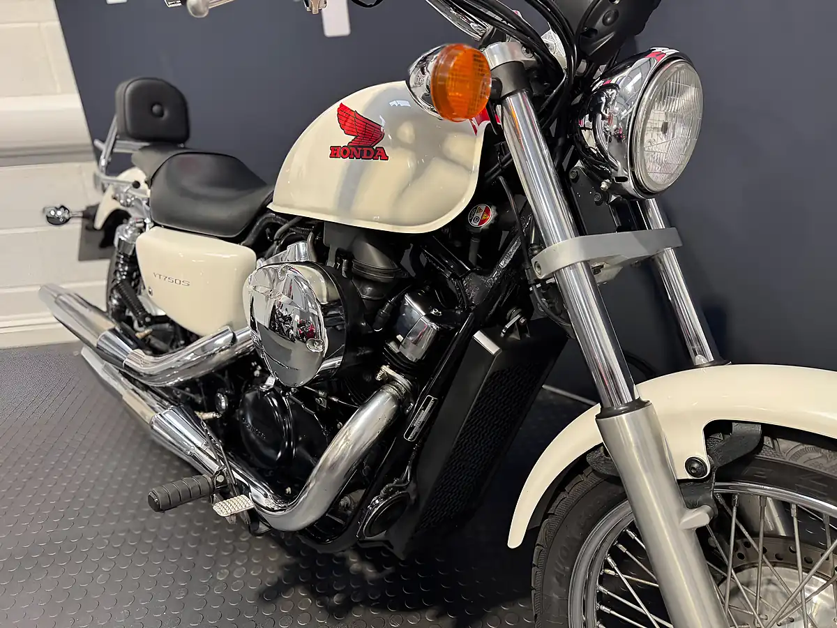 Used 2012 Honda VT750 Shadow - Interior and Exterior details 7