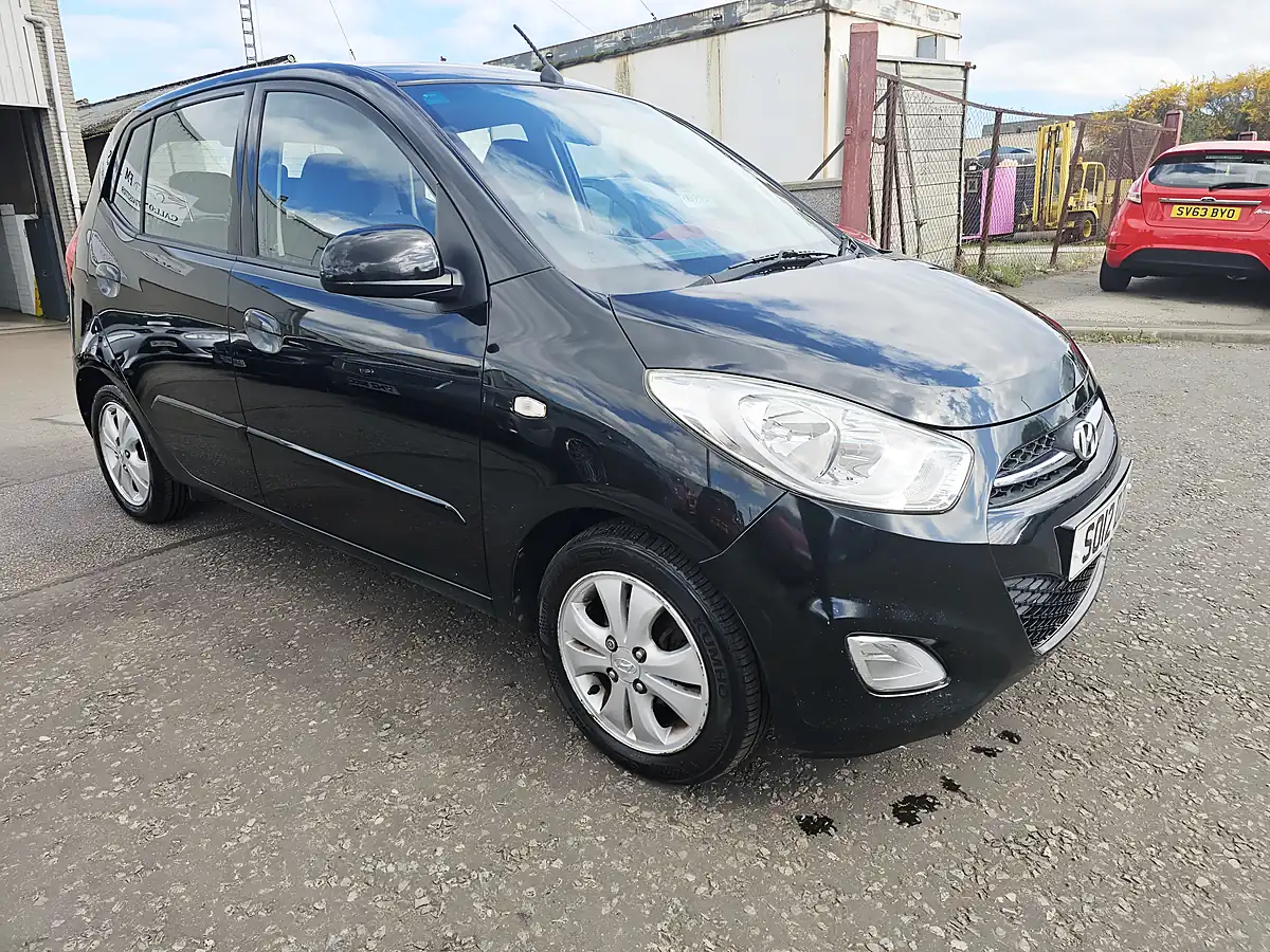 Used 2012 Hyundai i10 Active Black - Interior and Exterior details 5