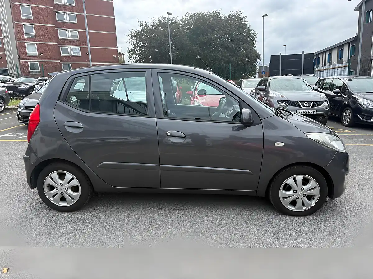 Used 2012 Hyundai I10 Active Grey - Interior and Exterior details 10