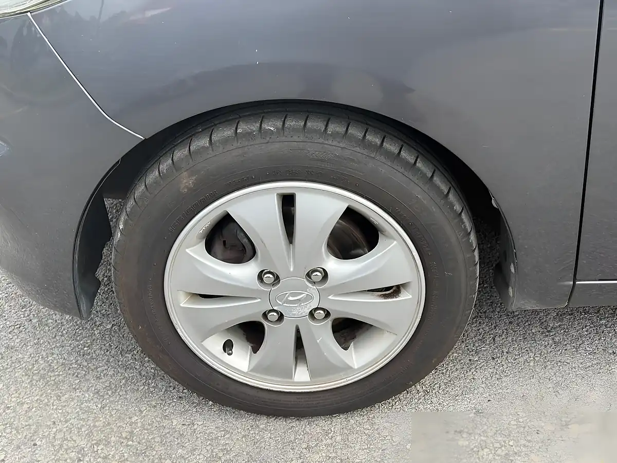Used 2012 Hyundai I10 Active Grey - Interior and Exterior details 12
