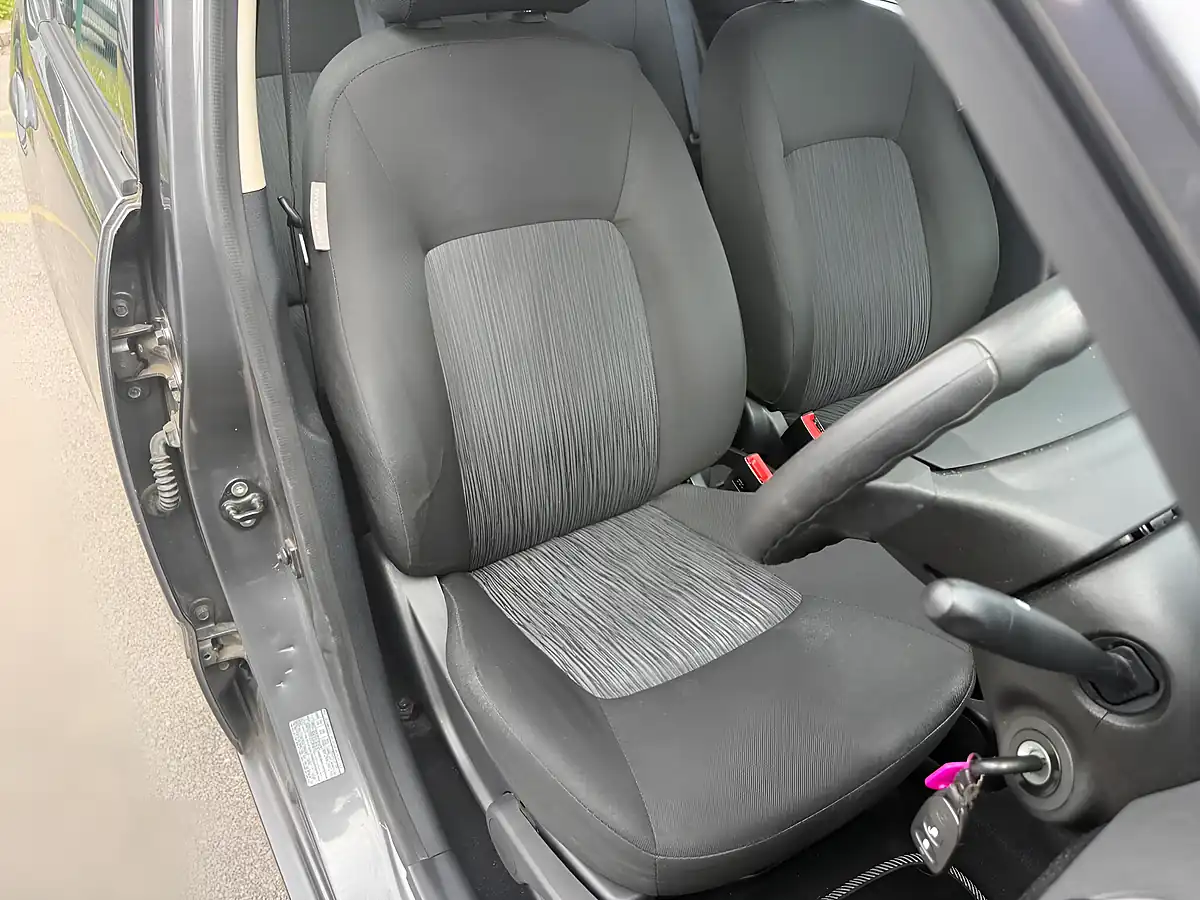 Used 2012 Hyundai I10 Active Grey - Interior and Exterior details 16