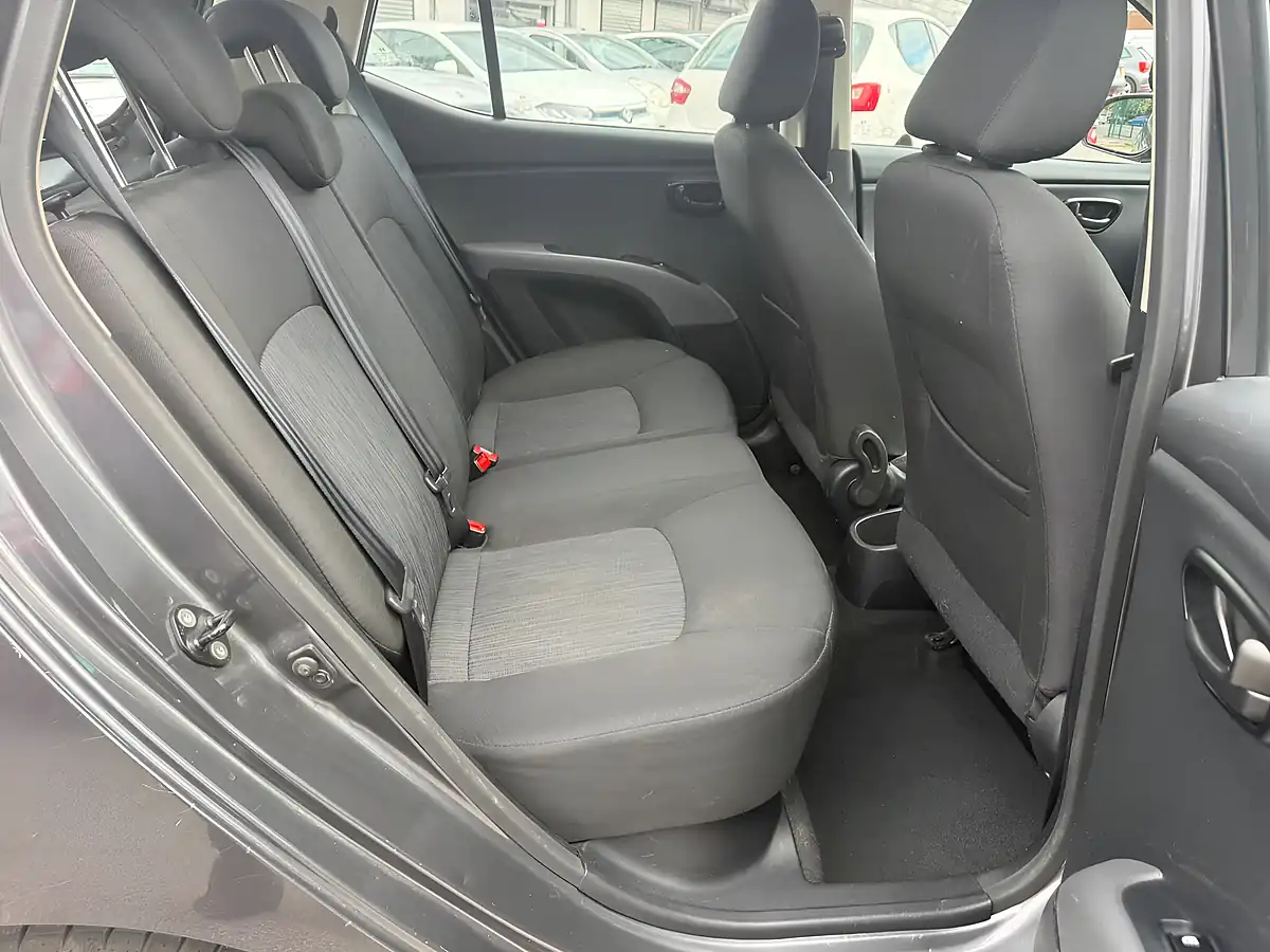 Used 2012 Hyundai I10 Active Grey - Interior and Exterior details 17