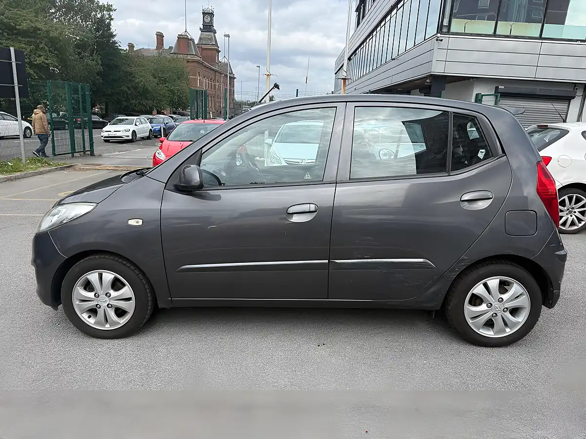 Used 2012 Hyundai I10 Active Grey - Interior and Exterior details 7