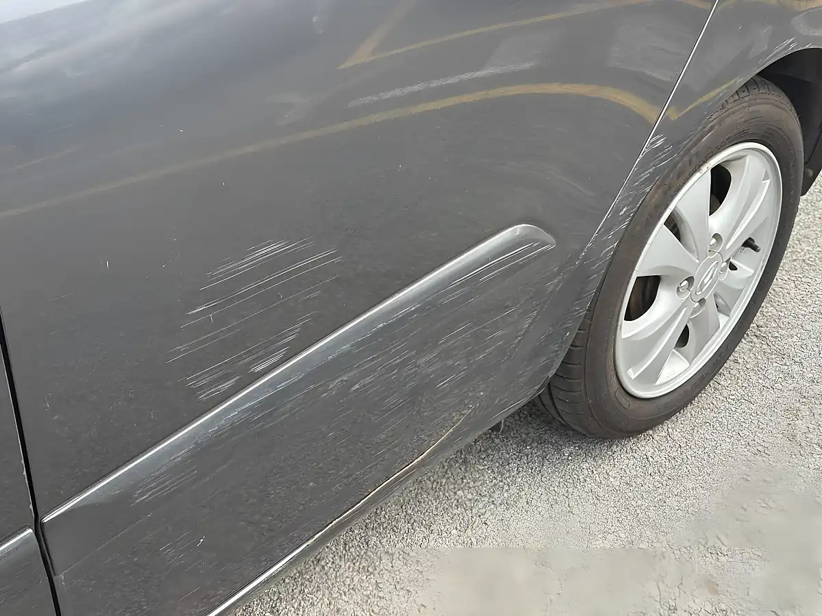 Used 2012 Hyundai I10 Active Grey - Interior and Exterior details 8