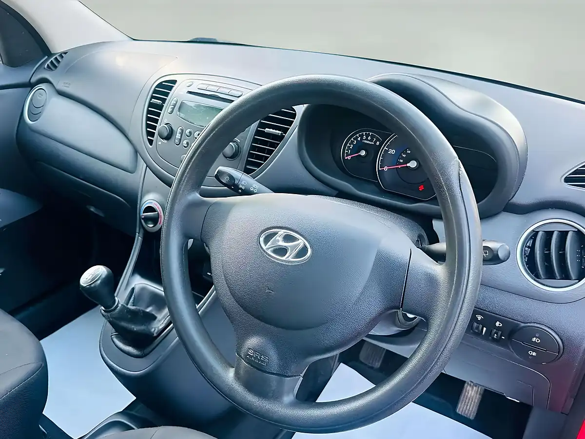 Used 2012 Hyundai I10 Active Red - Interior and Exterior details 8