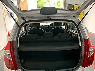 Used 2012 Hyundai i10 Active Silver - Interior and Exterior details 12