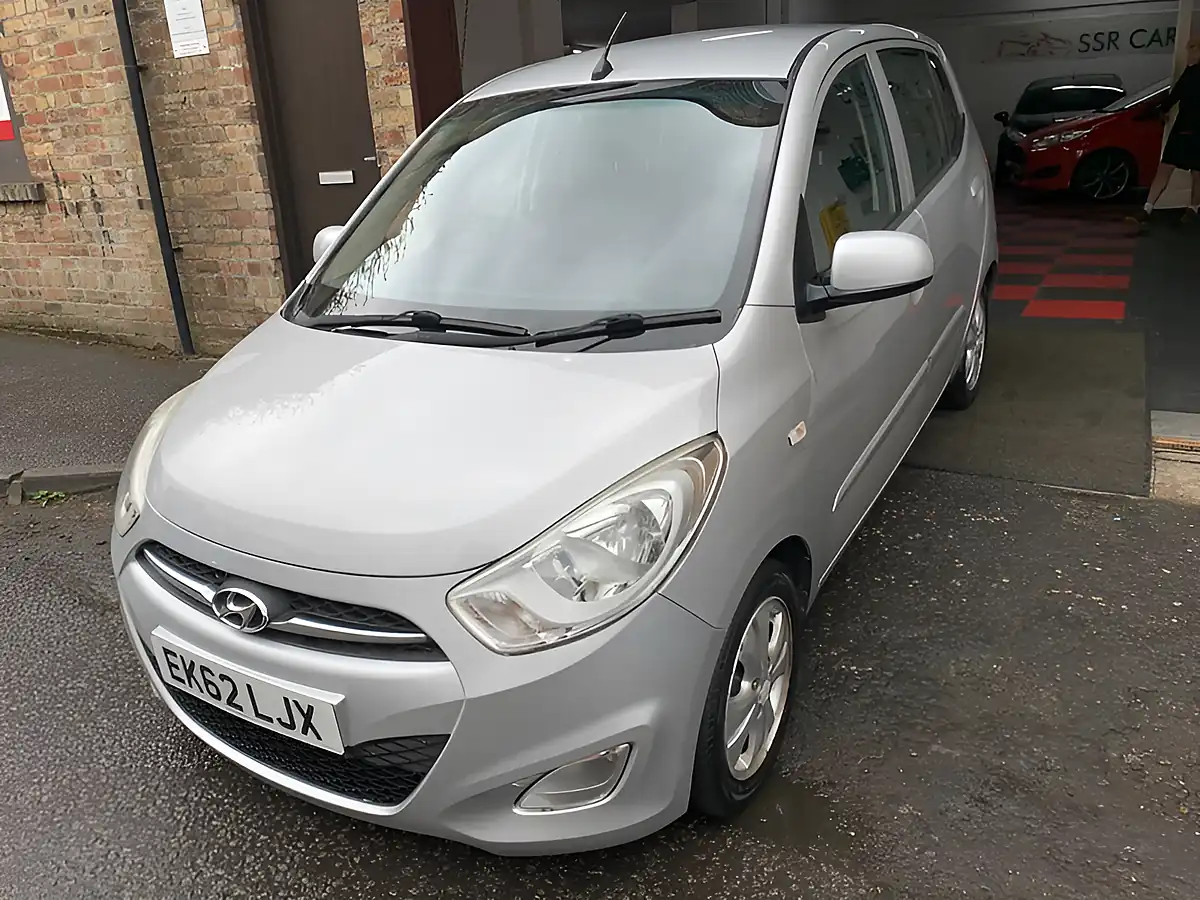 Used 2012 Hyundai i10 Active Silver - Interior and Exterior details 15