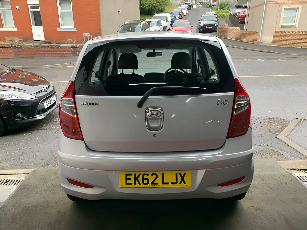Used 2012 Hyundai i10 Active Silver - Interior and Exterior details 16