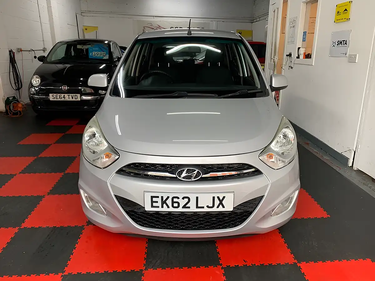 Used 2012 Hyundai i10 Active Silver - Interior and Exterior details 3