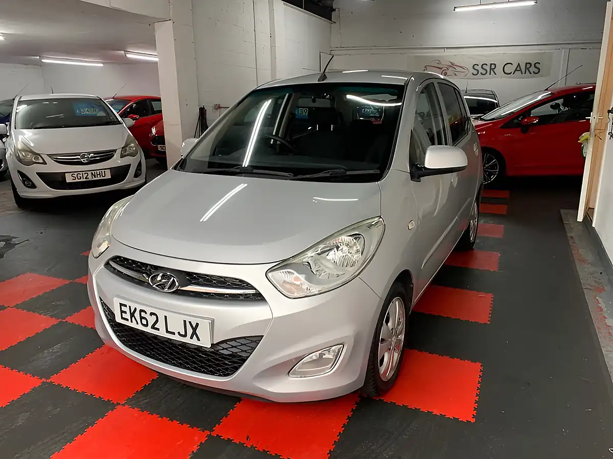 Used 2012 Hyundai i10 Active Silver - Interior and Exterior details 4