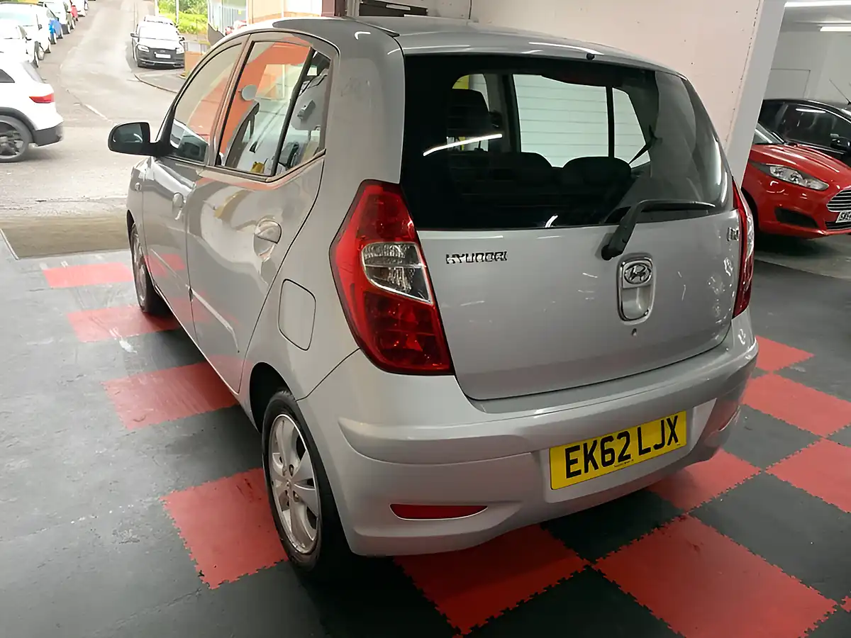 Used 2012 Hyundai i10 Active Silver - Interior and Exterior details 7