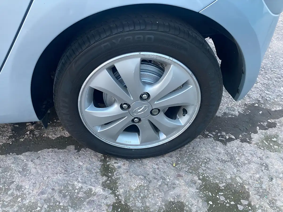 Used 2012 Hyundai I10 Active Silver - Interior and Exterior details 10