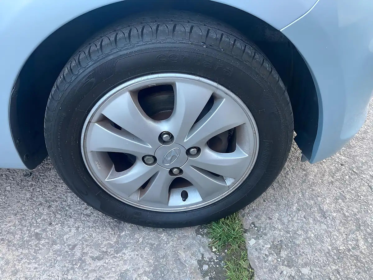Used 2012 Hyundai I10 Active Silver - Interior and Exterior details 12
