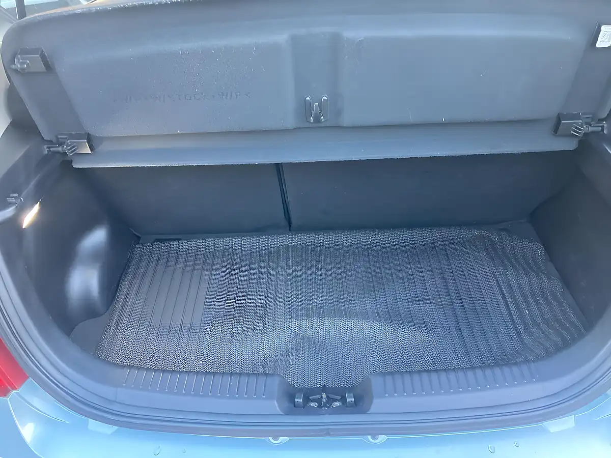Used 2012 Hyundai I10 Active Silver - Interior and Exterior details 16
