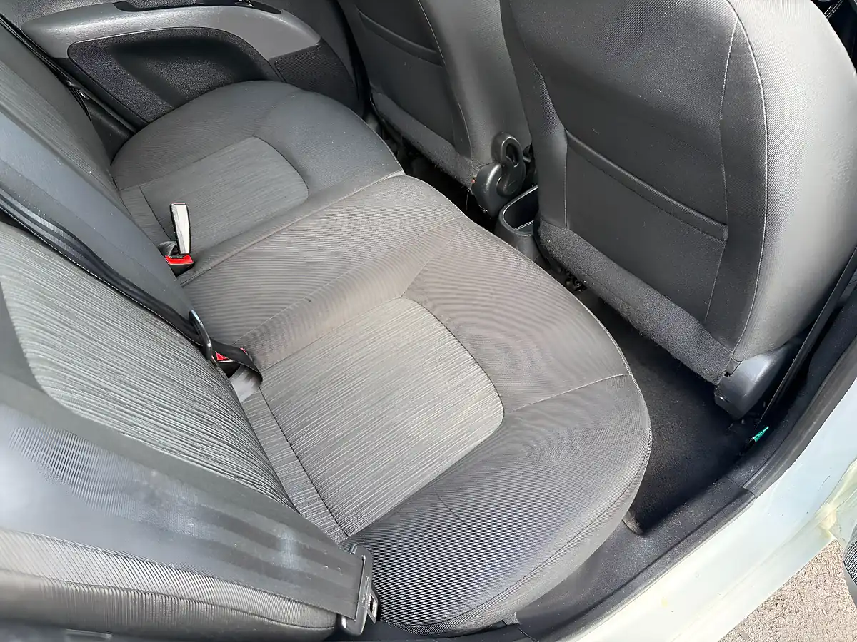 Used 2012 Hyundai I10 Active White - Interior and Exterior details 13