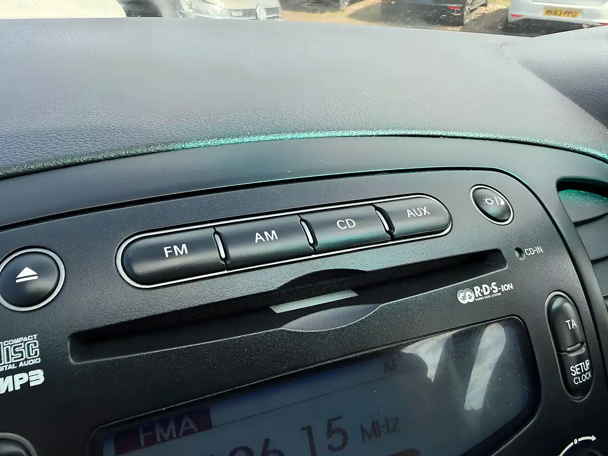 Used 2012 Hyundai I10 Active White - Interior and Exterior details 15