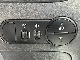 Used 2012 Hyundai I10 Active White - Interior and Exterior details 17