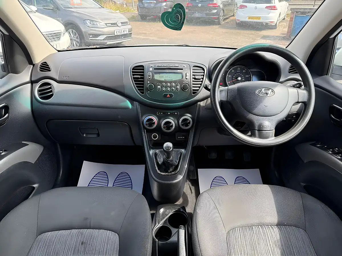 Used 2012 Hyundai I10 Active White - Interior and Exterior details 3